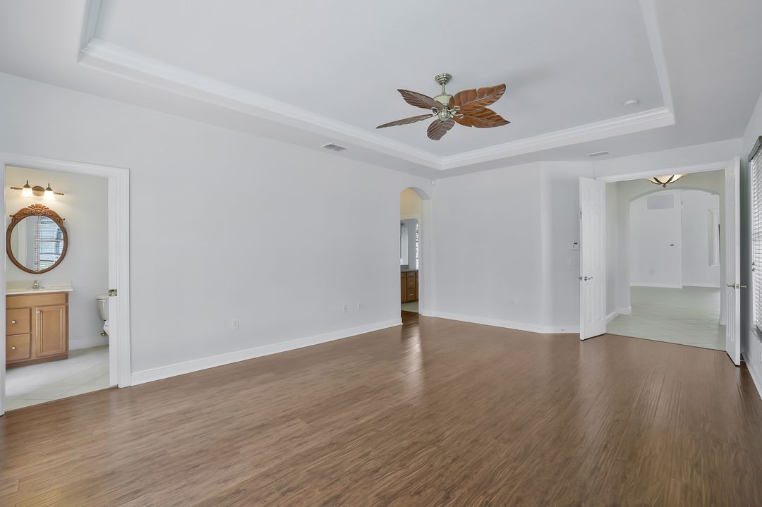 4923 Cerromar Dr, Naples, FL 34112