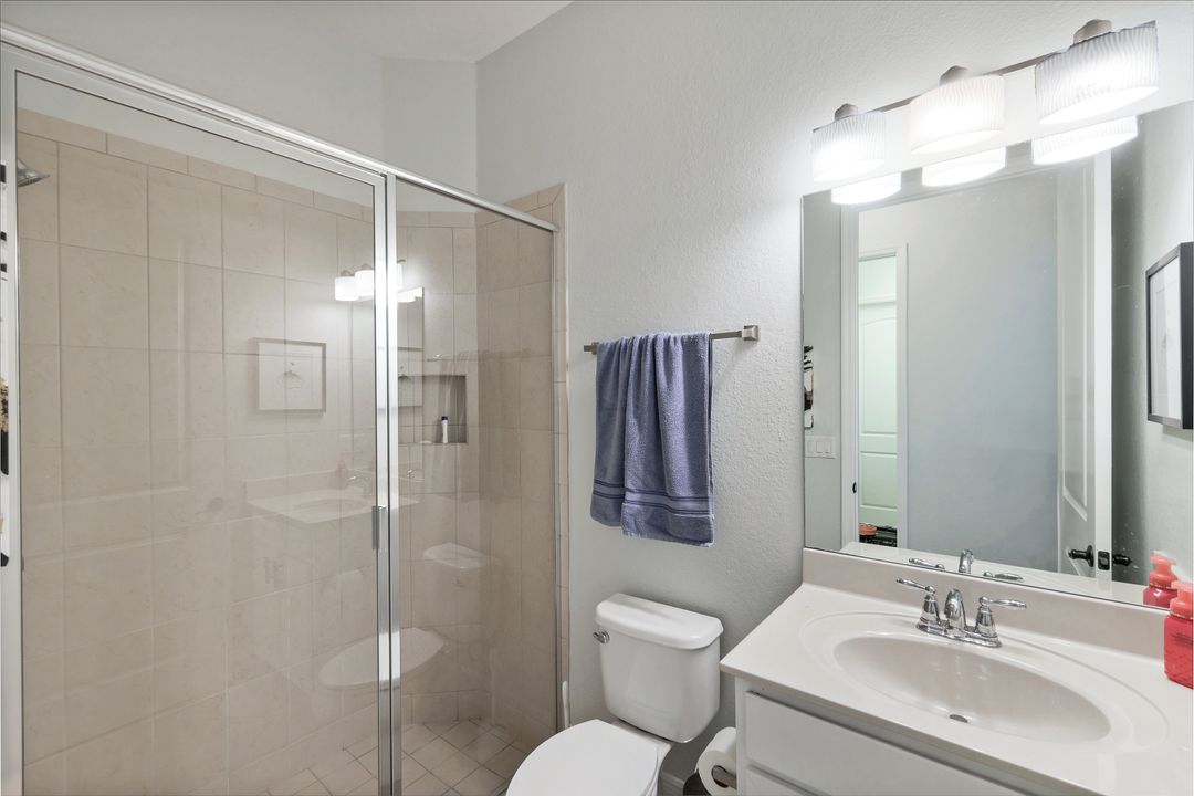 1685 Serrano Cir, Naples, FL 34105