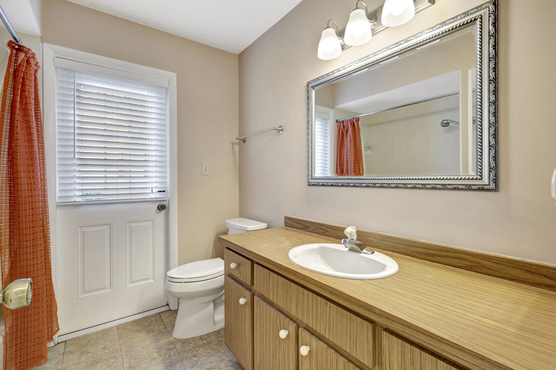 307 Country Club Dr, Naples, FL 34110