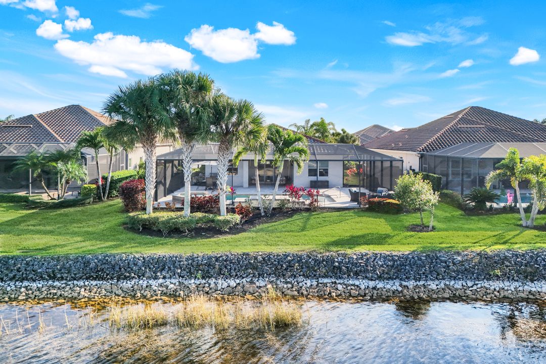 9103 Graphite Cir, Naples, FL 34120