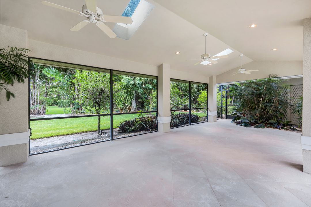 675 Murex Dr, Naples, FL 34102