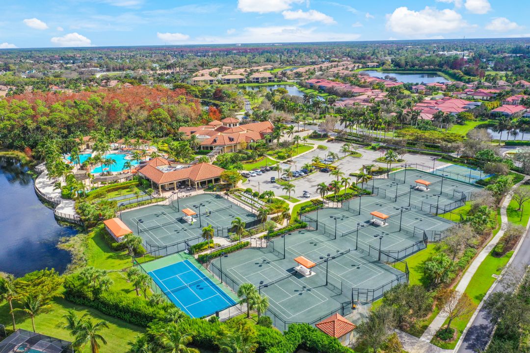 9735 Acqua Ct #625, Naples, FL 34113