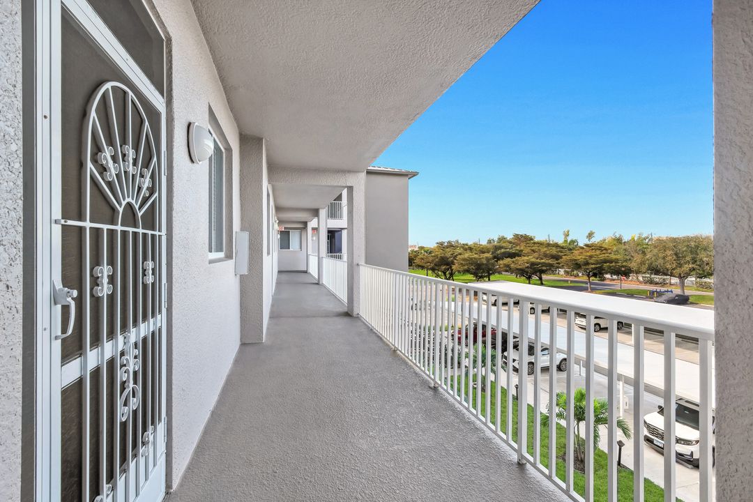 16575 Lake Cir Dr #1136, Fort Myers, FL 33908