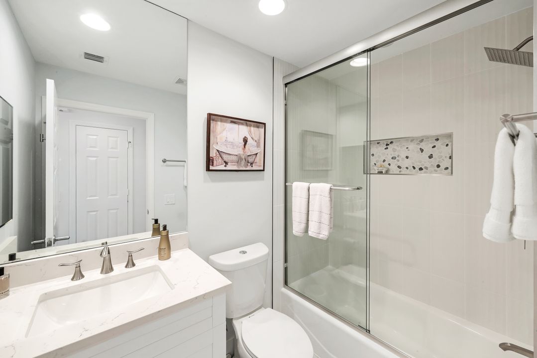 425 Cove Tower Dr #403, Naples, FL 34110