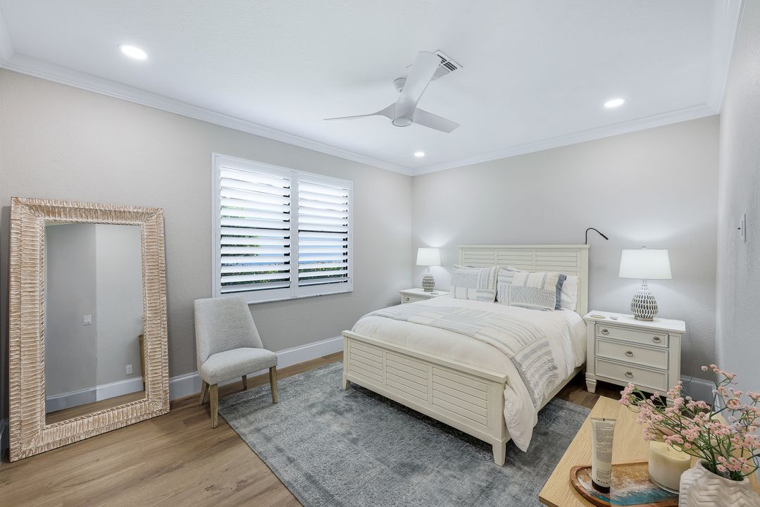 5092 Cerromar Dr, Naples, FL 34112