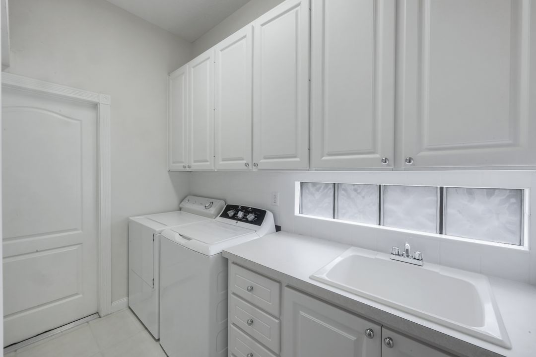 4471 Prescott Ln, Naples, FL 34119