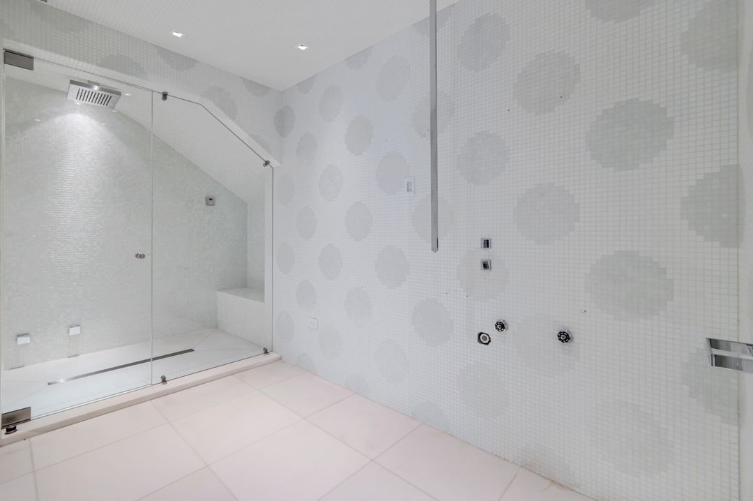 260 Channel Dr, Naples, FL 34108