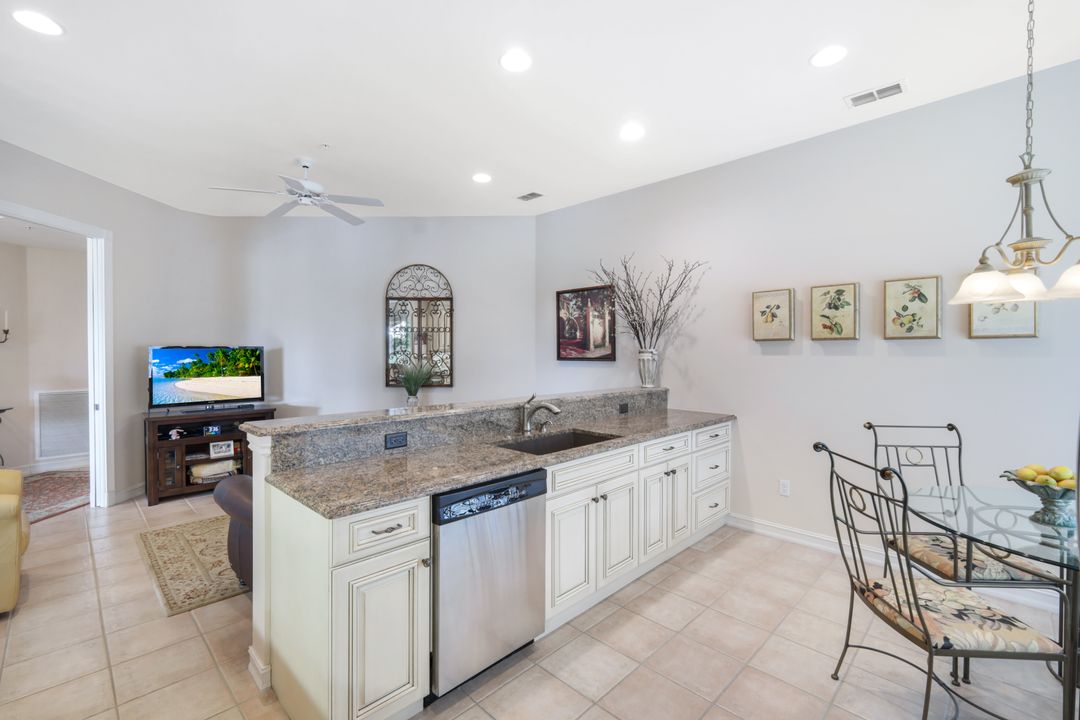 1880 Les Chateaux Blvd #201, Naples, FL 34109