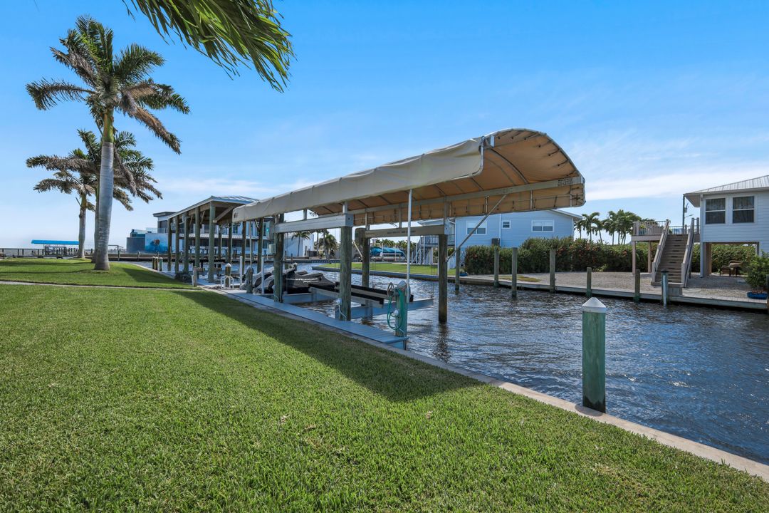 5596 Avenida Pescadora, Fort Myers Beach, FL 33931