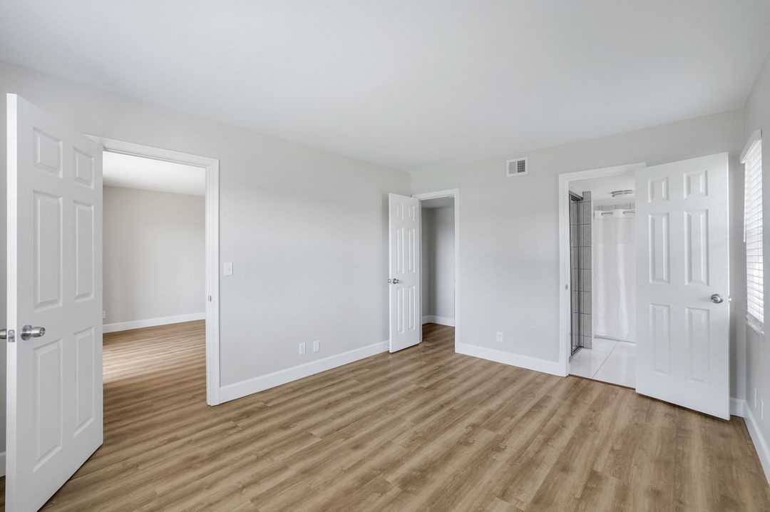 4346 27th Ct SW #101, Naples, FL 34116