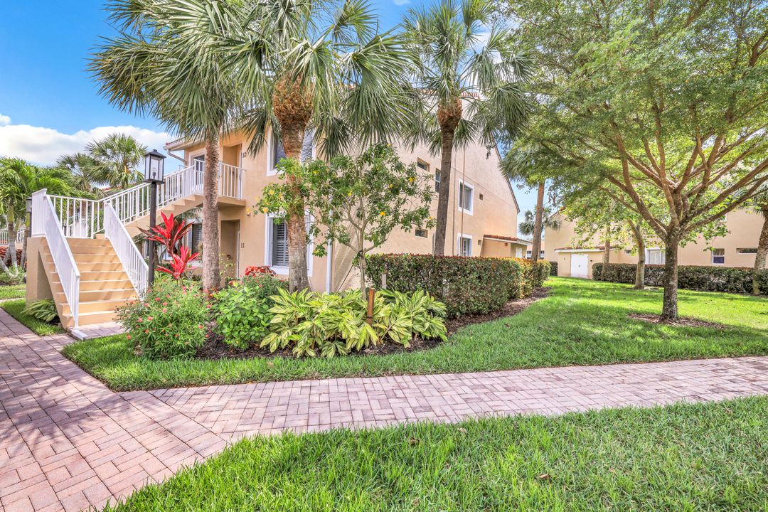 2347 Hidden Lake Ct #12, Naples, FL 34112