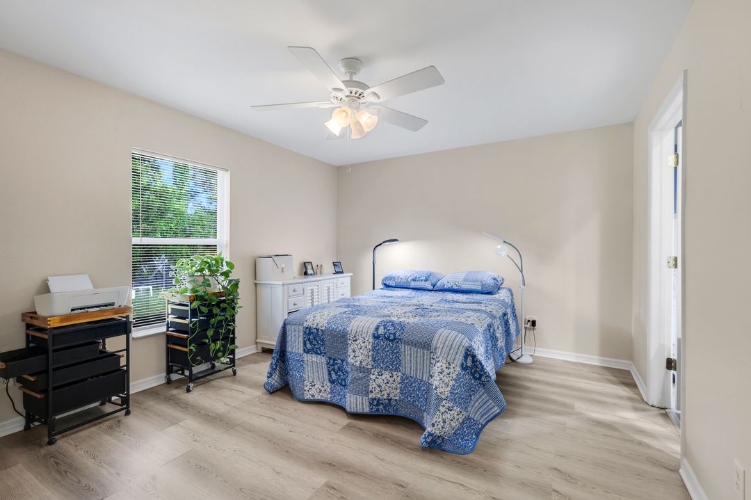 1006 NE 6th Pl, Cape Coral, FL 33909