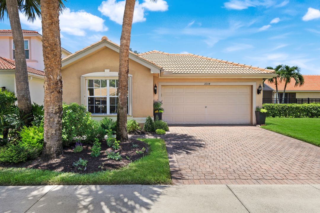1654 Triangle Palm Terrace, Naples, FL 34119