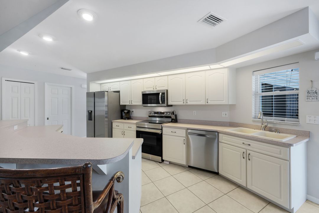 2526 SE 19th Pl, Cape Coral, FL 33904