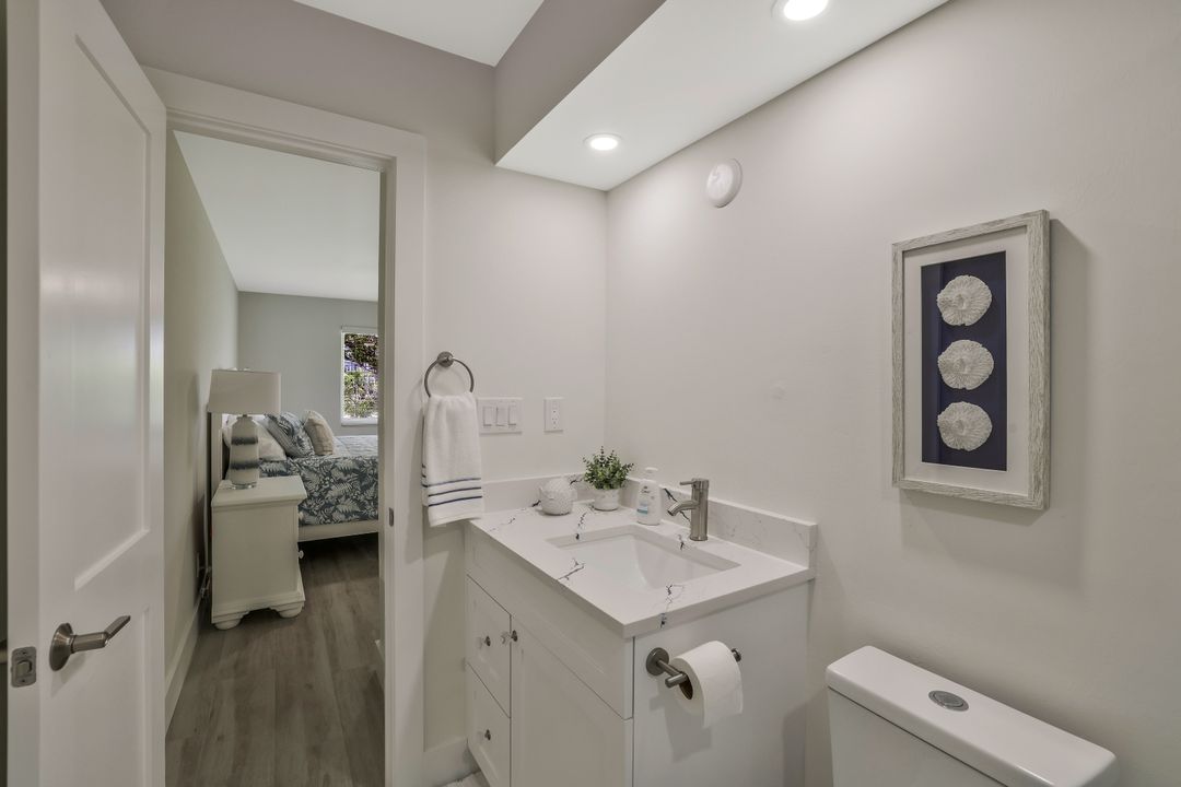 354 Harbour Dr, Naples, FL 34103