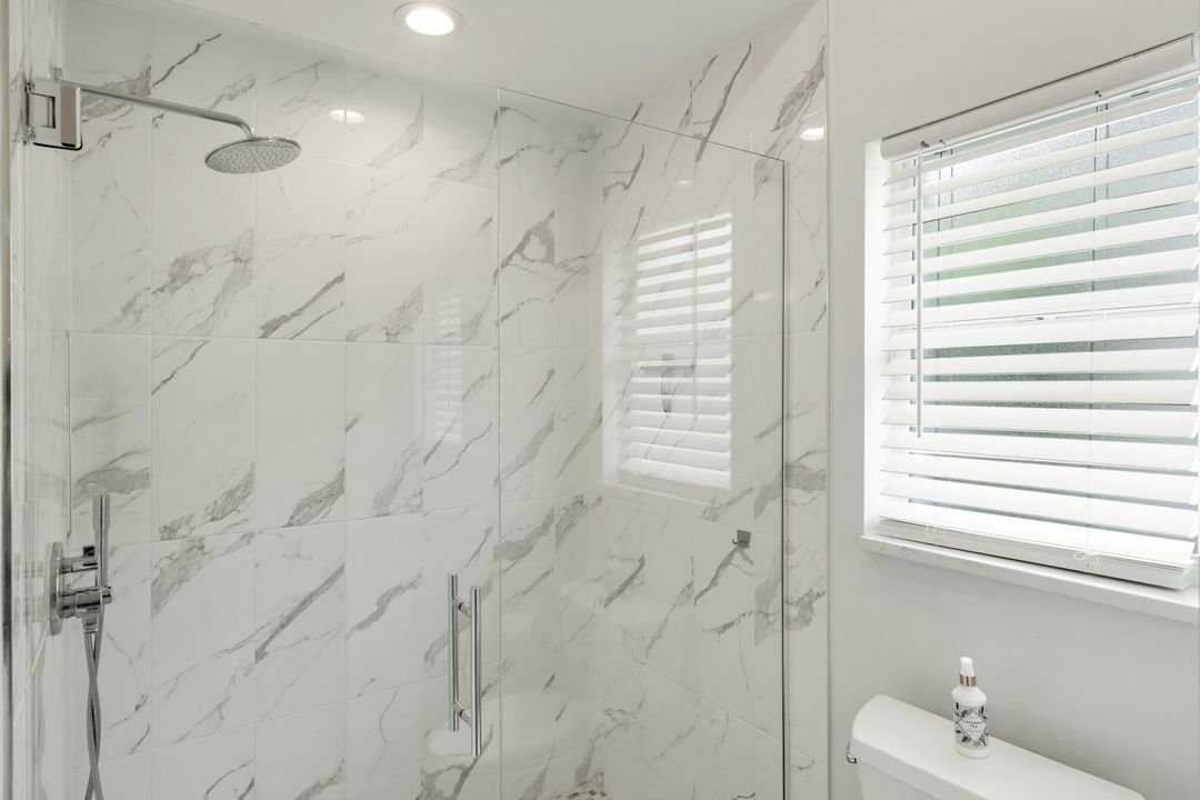 7661 San Sebastian Way, Naples, FL 34109