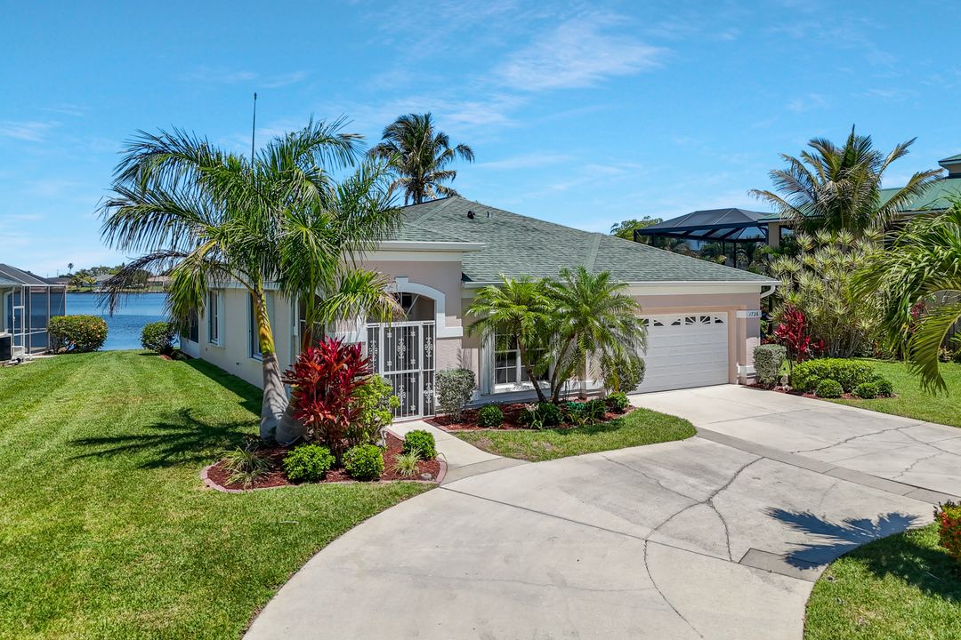 1726 Emerald Cove Cir, Cape Coral, FL 33991