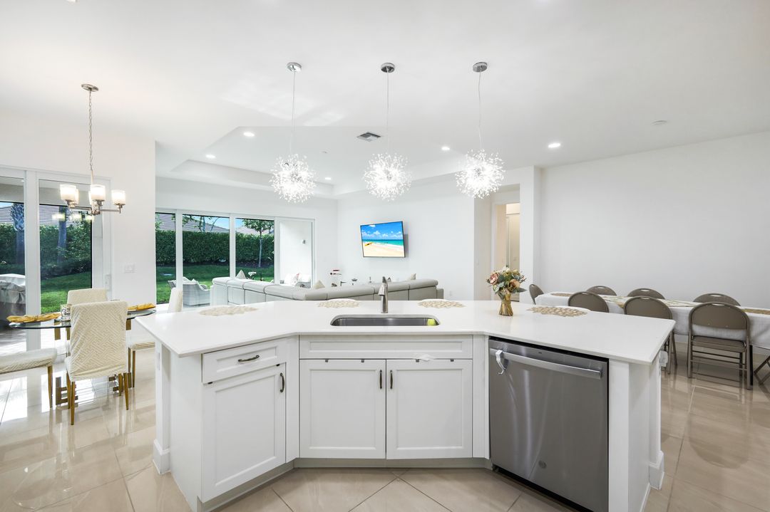 28604 Moraga Ln, Bonita Springs, FL 34135