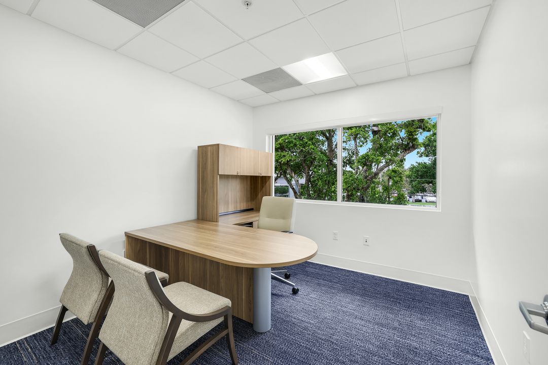 2390 Tamiami Trl N #212, Naples, FL 34103