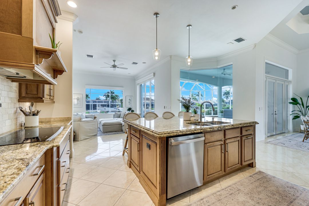 1148 Lamplighter Ct, Marco Island, FL 34145
