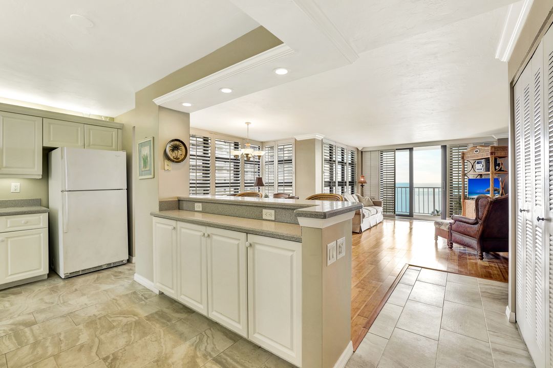 320 Seaview Ct #706, Marco Island, FL 34145