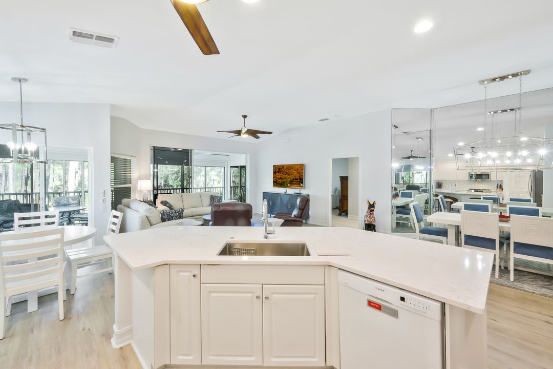 905 Carrick Bend Cir #201, Naples, FL 34110