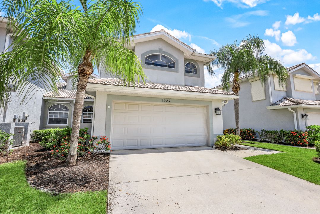6596 Castlelawn Pl, Naples, FL 34113