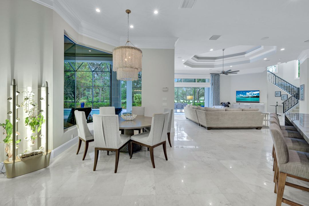 253 Cheshire Way, Naples, FL 34110