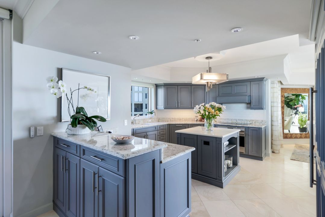 8231 Bay Colony Dr #1701, Naples, FL 34108