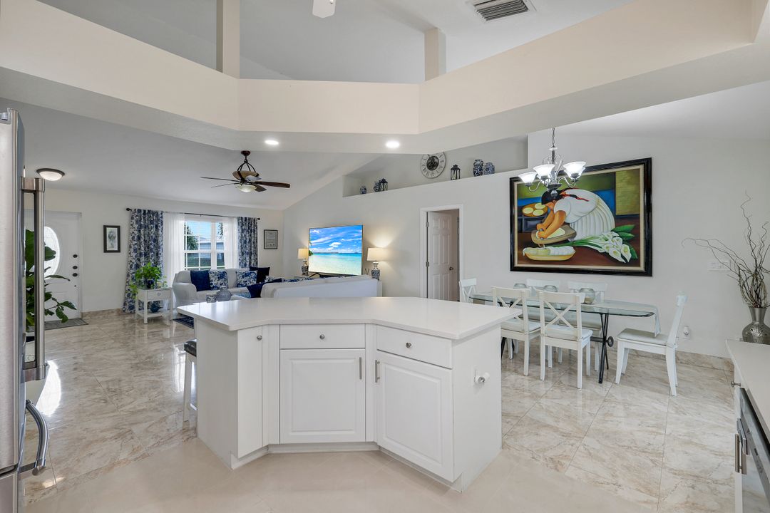 1006 NE 2nd Pl, Cape Coral, FL 33909