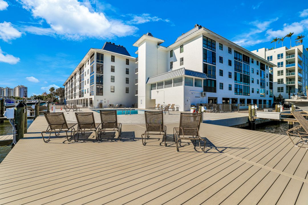 271 Southbay Dr #240, Naples, FL 34108