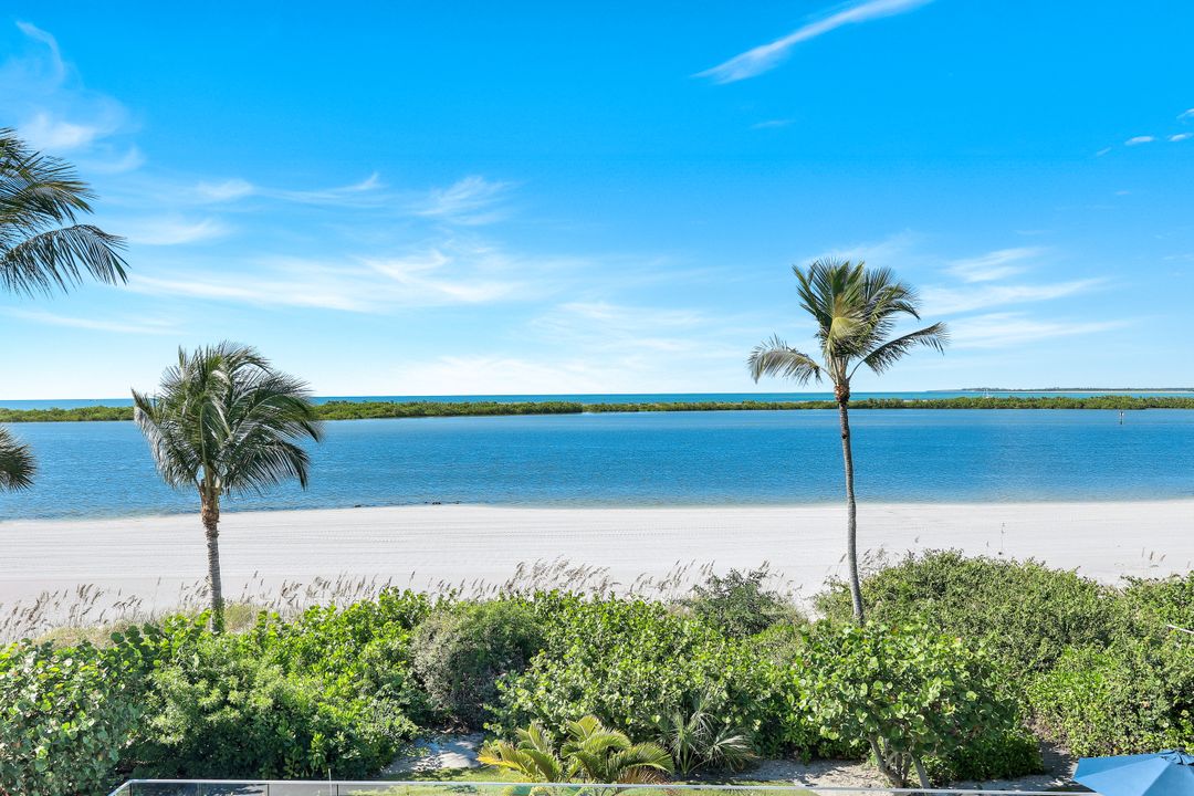 310 Seabreeze Dr, Marco Island, FL 34145