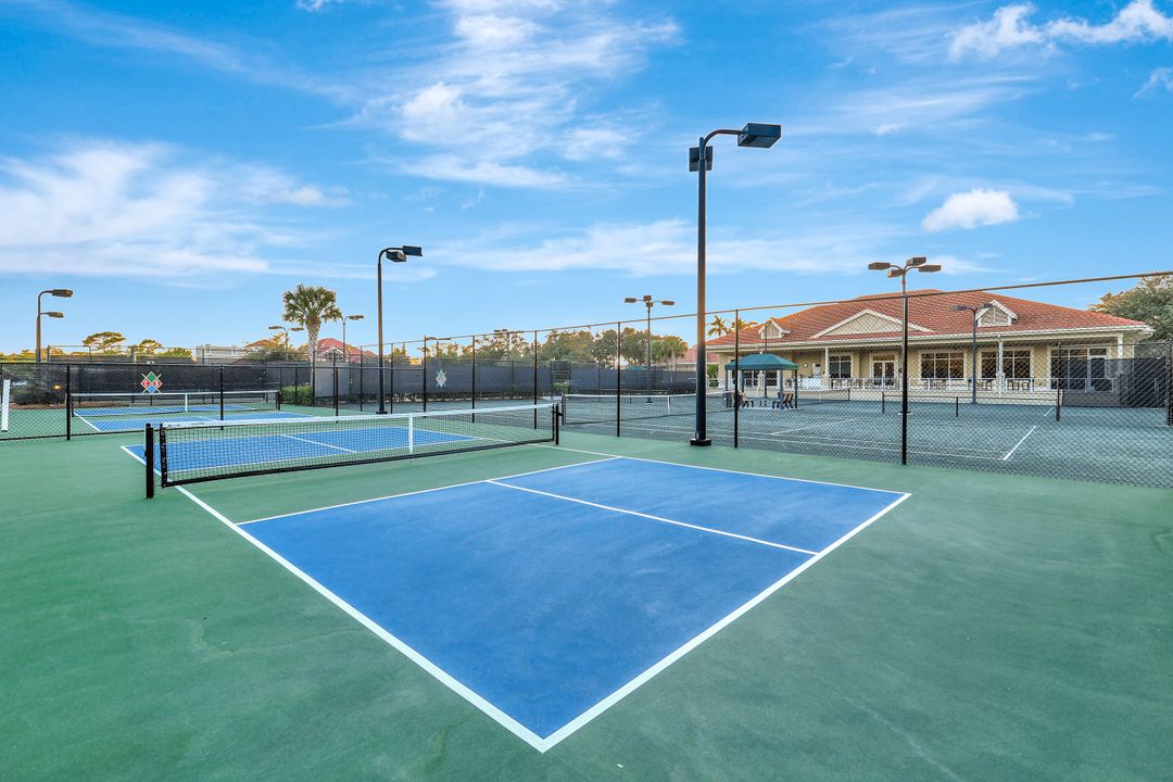 1252 Pocantico Ln, Naples, FL 34110