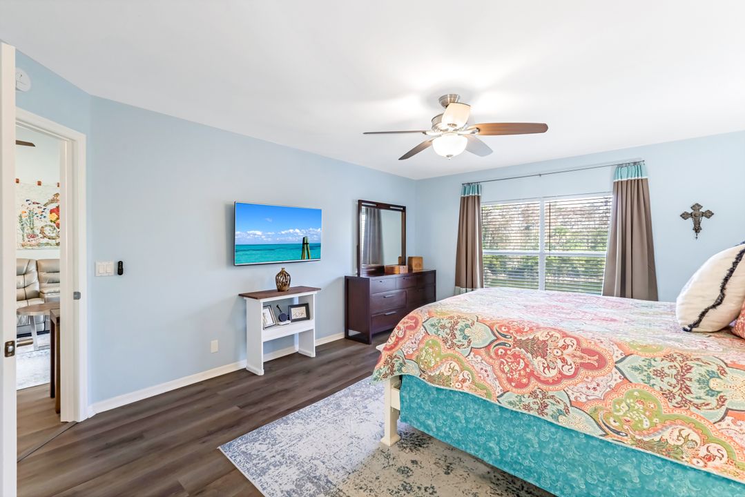 524 Lake Louise Cir #504, Naples, FL 34110