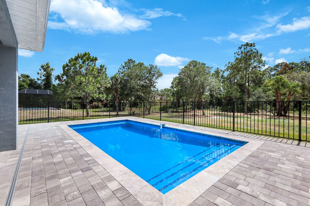 407 Columbus Ave, Lehigh Acres, FL 33972