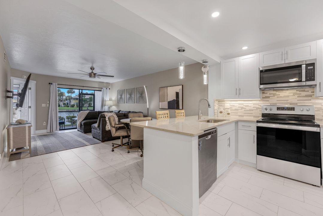 4616 SE 5th Pl #107, Cape Coral, FL 33904