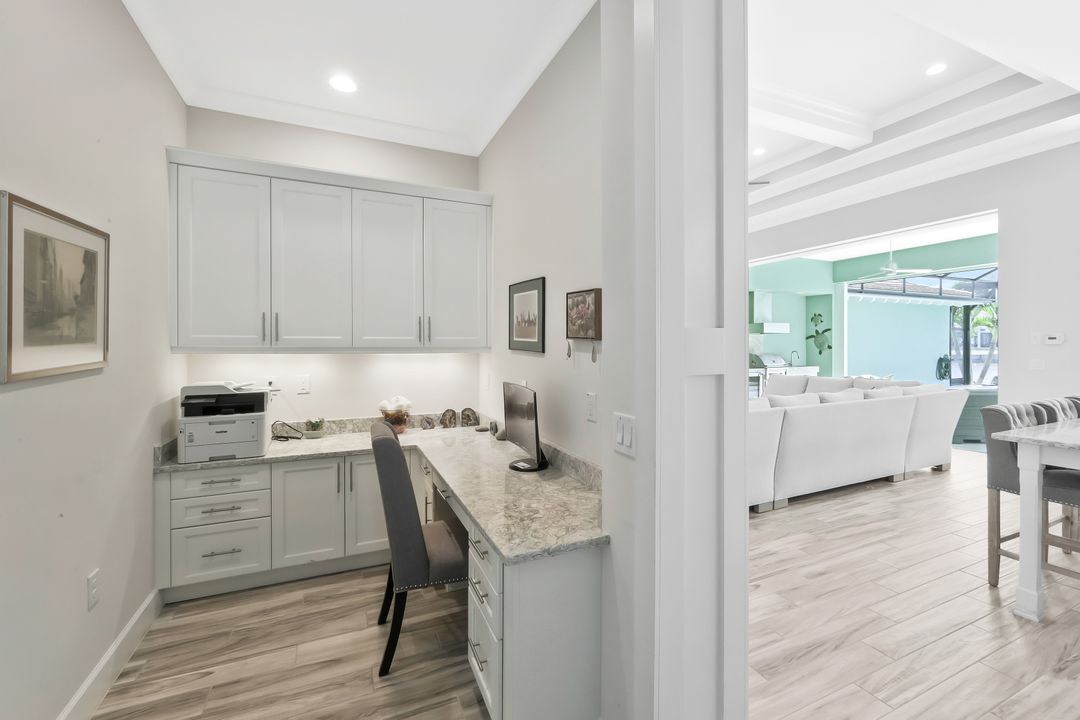 6072 Lucaya Wy, Naples, FL 34112