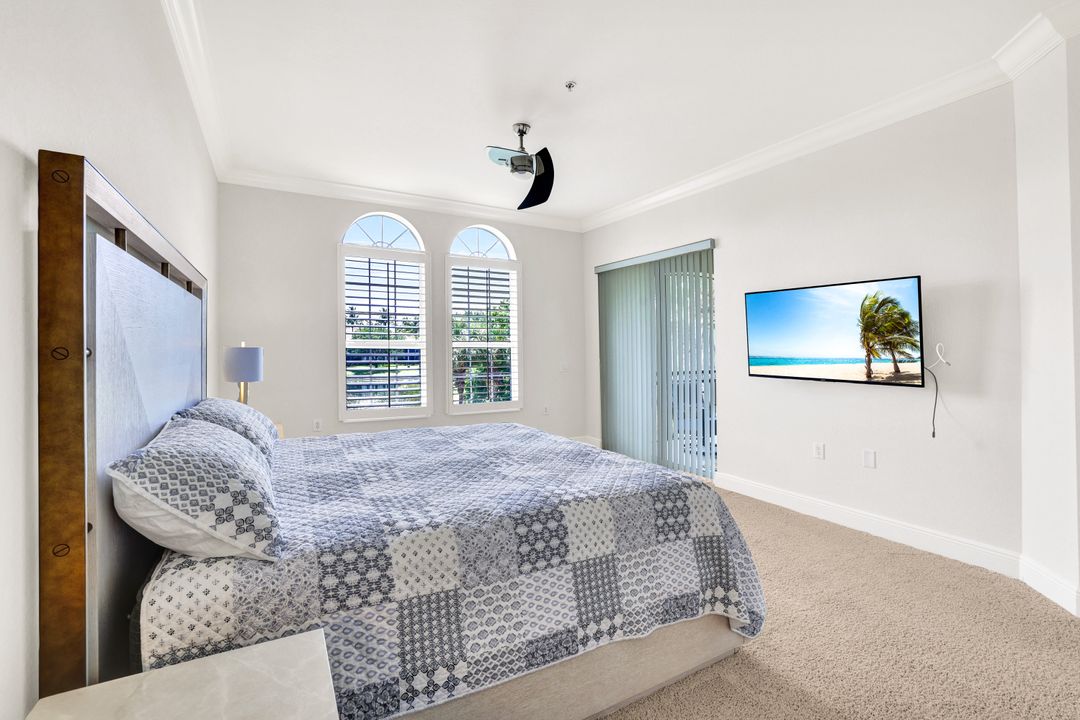 3176 Serena Ln #202, Naples, FL 34114