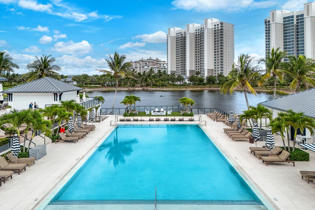 13915 Old Coast Rd, Naples, FL 34110