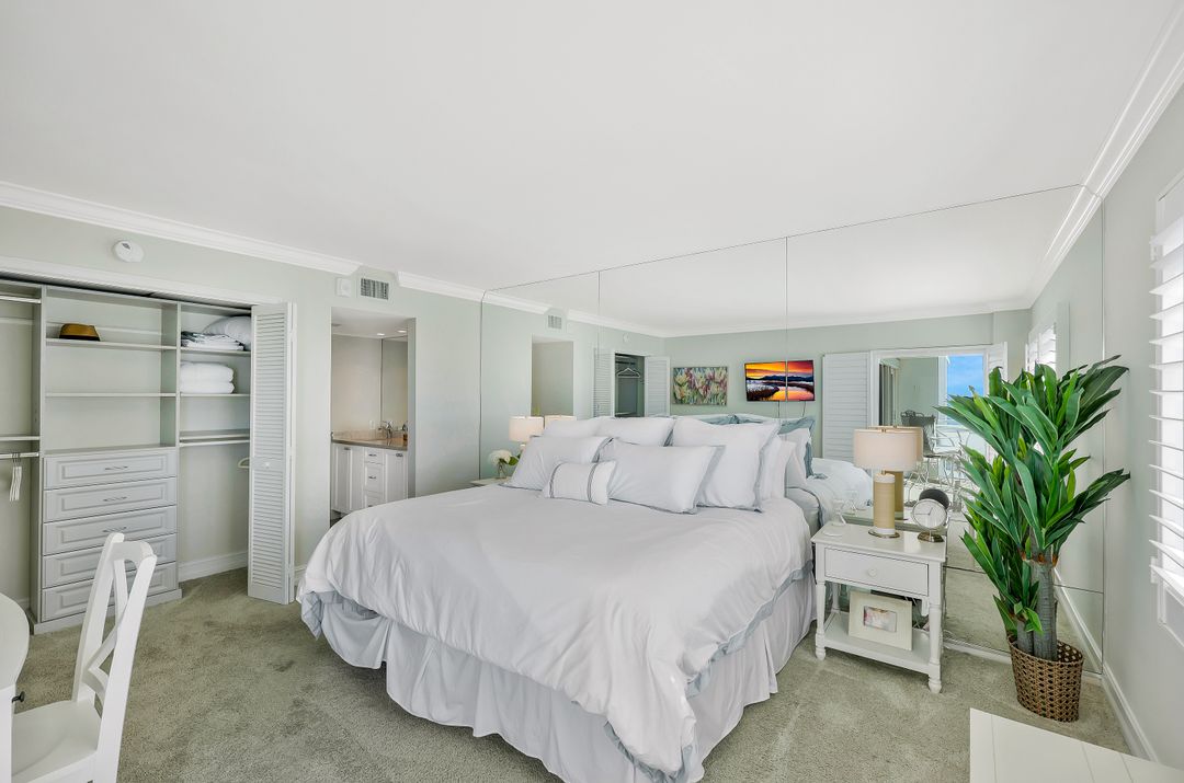 3443 Gulf Shore Blvd N #3044, Naples, FL 34103