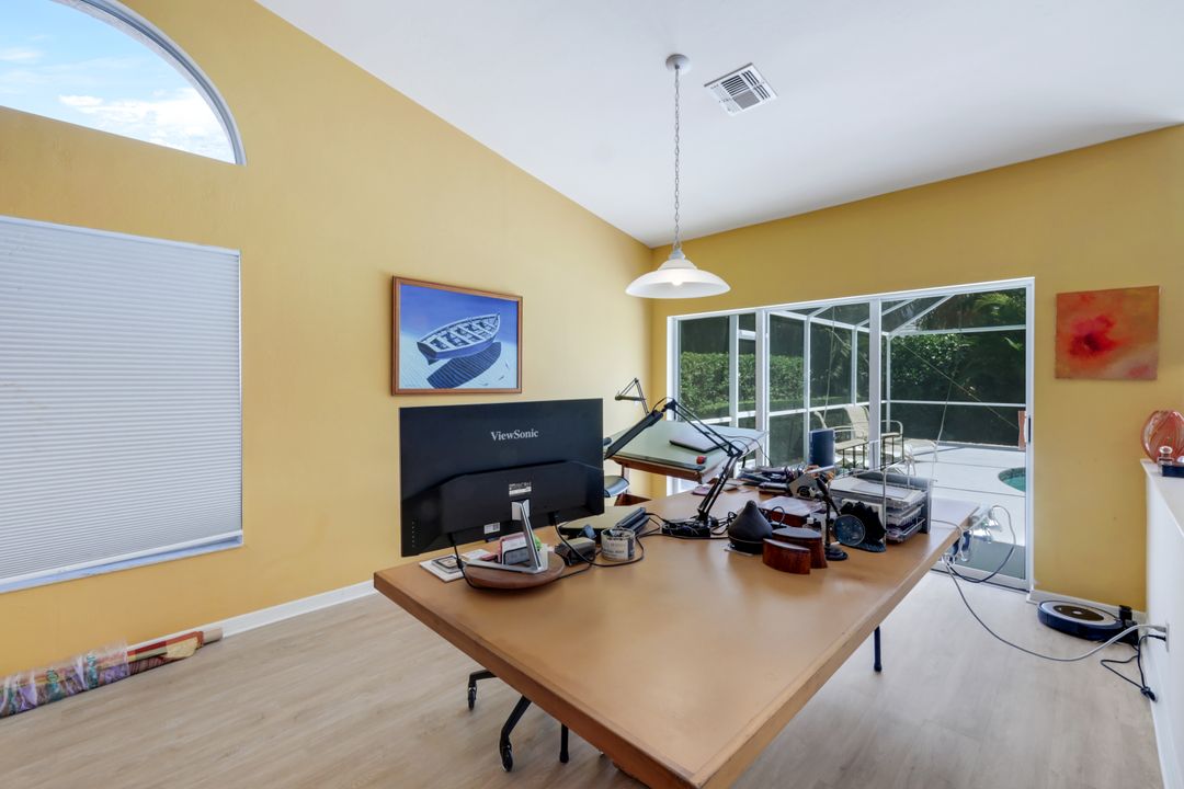 4332 Mistlethrush Ln, Naples, FL 34119