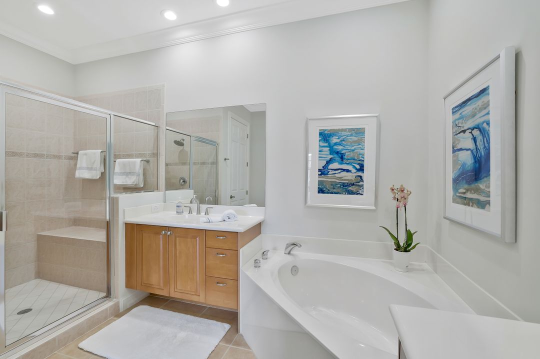5030 Blauvelt Way #201, Naples, FL 34105