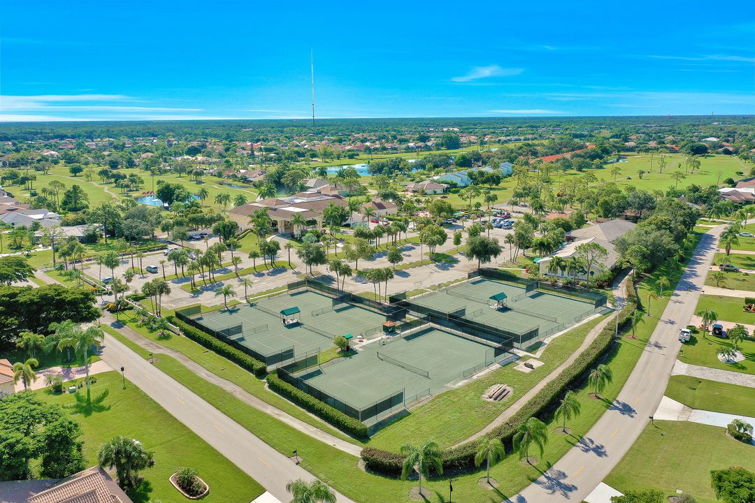 9155 Spanish Moss Way, Bonita Springs, FL 34135