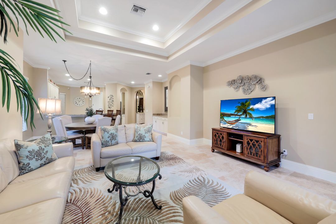 7598 Moorgate Point Way, Naples, FL 34113
