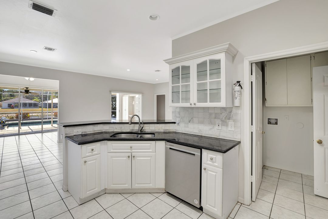 173 Stanhope Cir, Naples, FL 34104