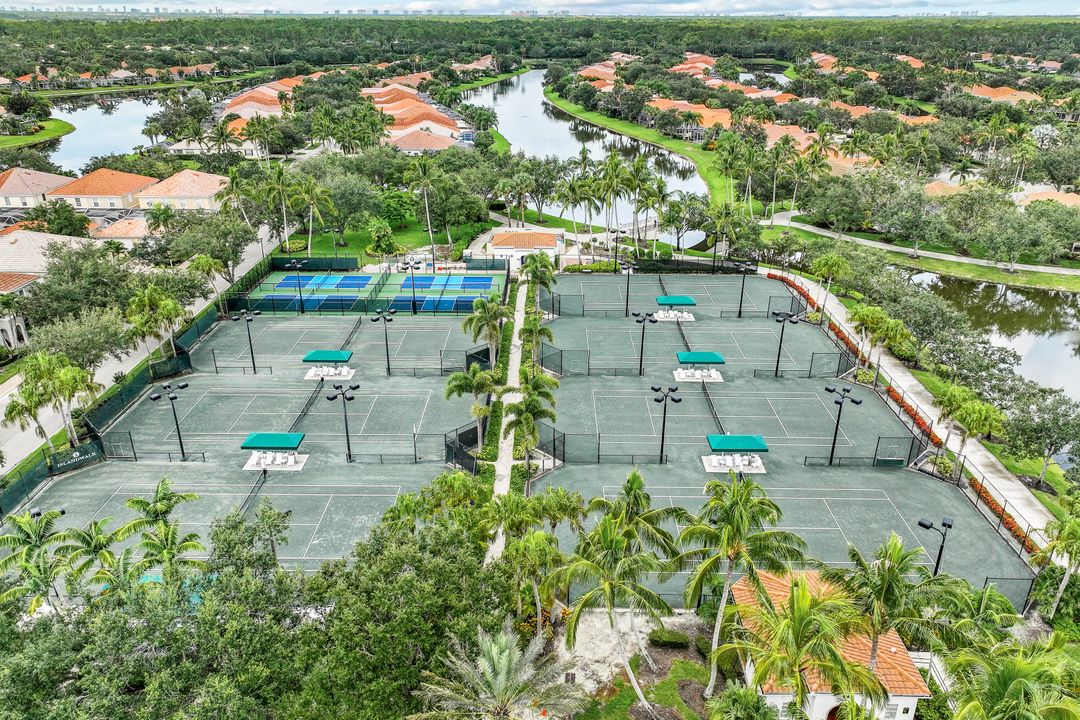 6214 Towncenter Cir, Naples, FL 34119