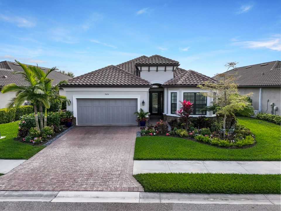 9474 Montelanico Loop, Naples, FL 34119