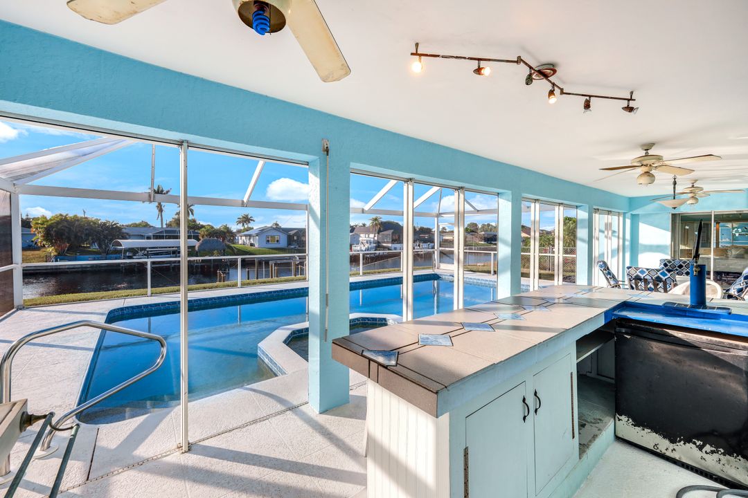 3034 SE 10th Pl, Cape Coral, FL 33904