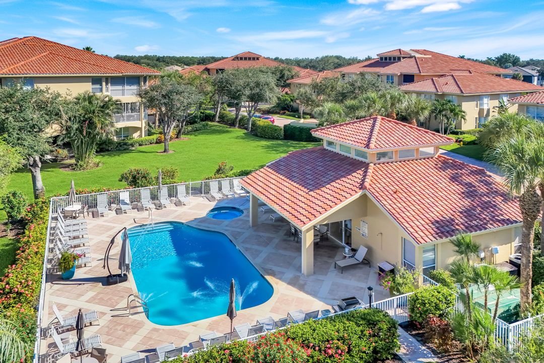 1840 Les Chateaux Blvd #4-201, Naples, FL 34109