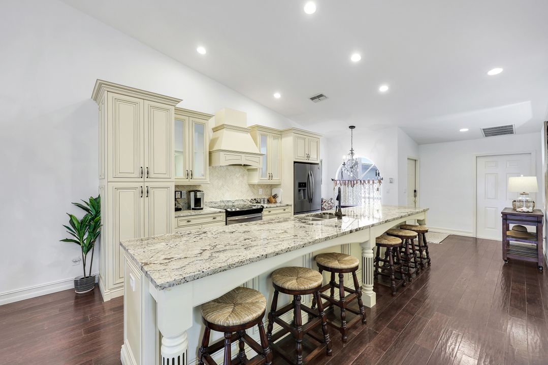 510 Captn Kate Ct, Naples, FL 34110